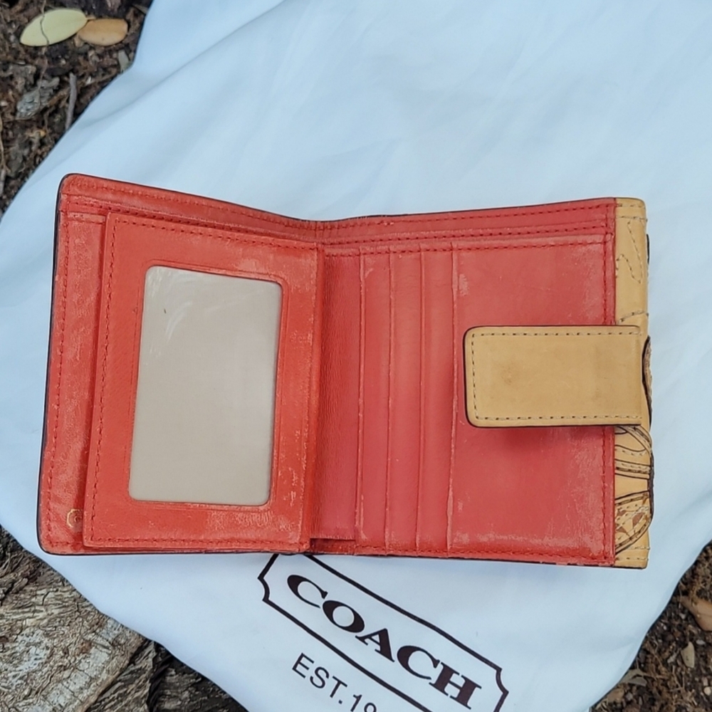 Coach Bleeker Flower Wallet - Picture 3 of 8